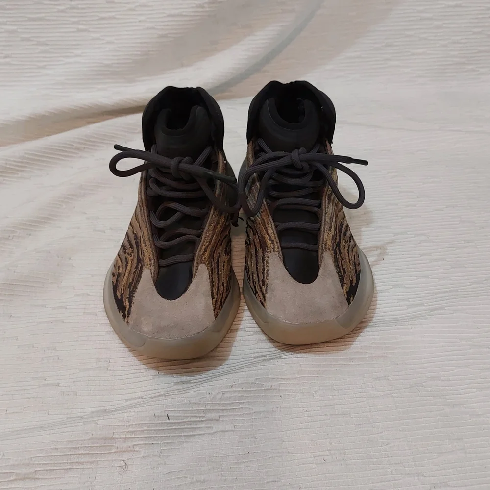 Yeezy bold patterned